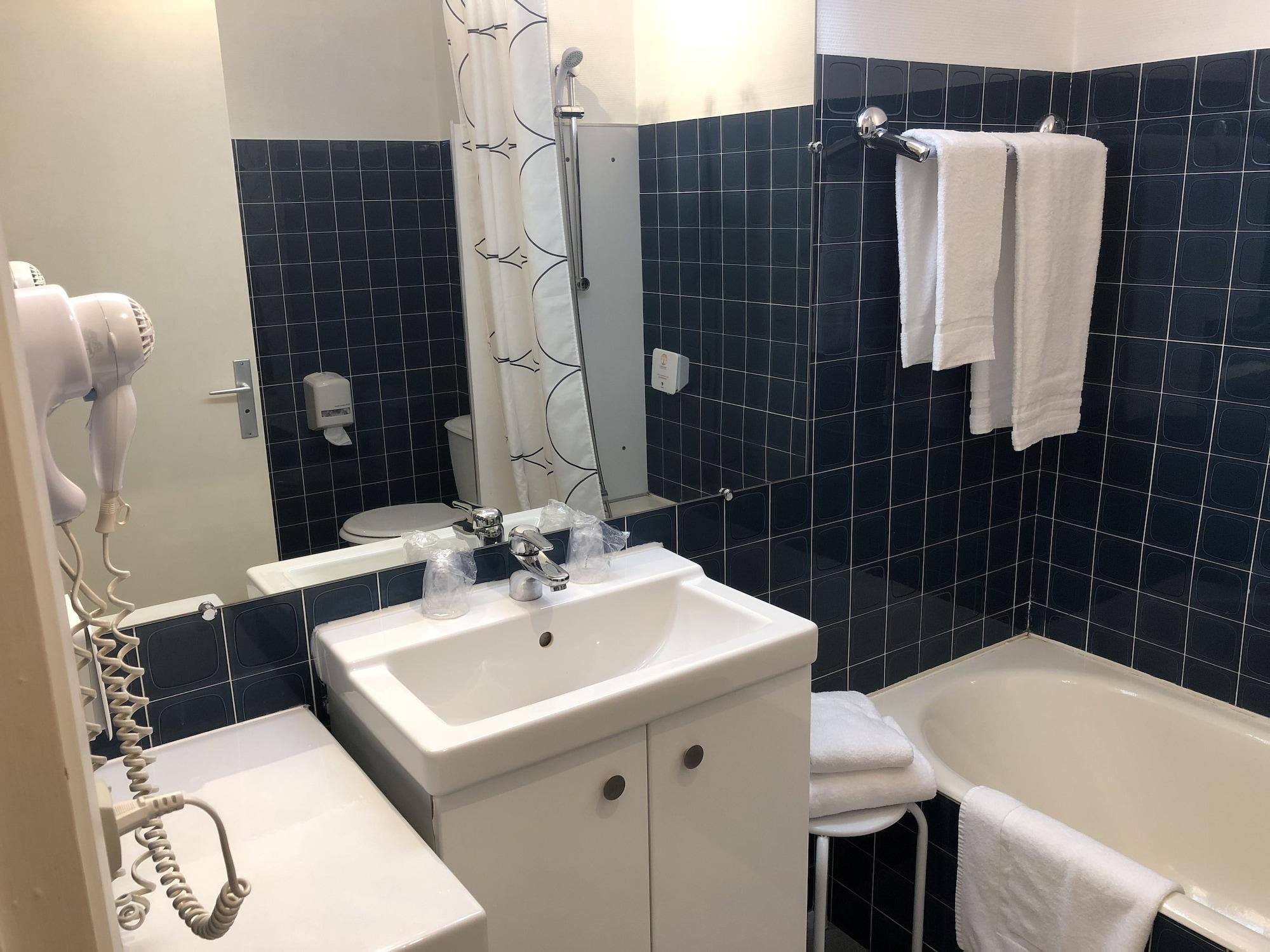 Adonis Lyon Est Hotel Artys Saint-Priest-en-Jarez Екстер'єр фото