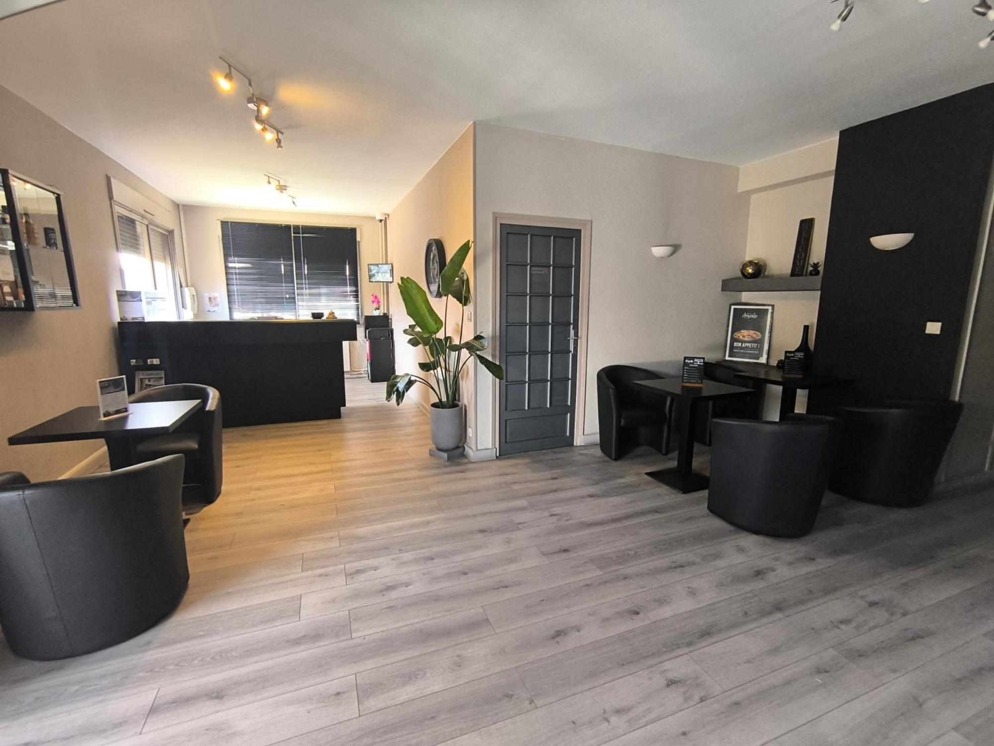 Adonis Lyon Est Hotel Artys Saint-Priest-en-Jarez Екстер'єр фото