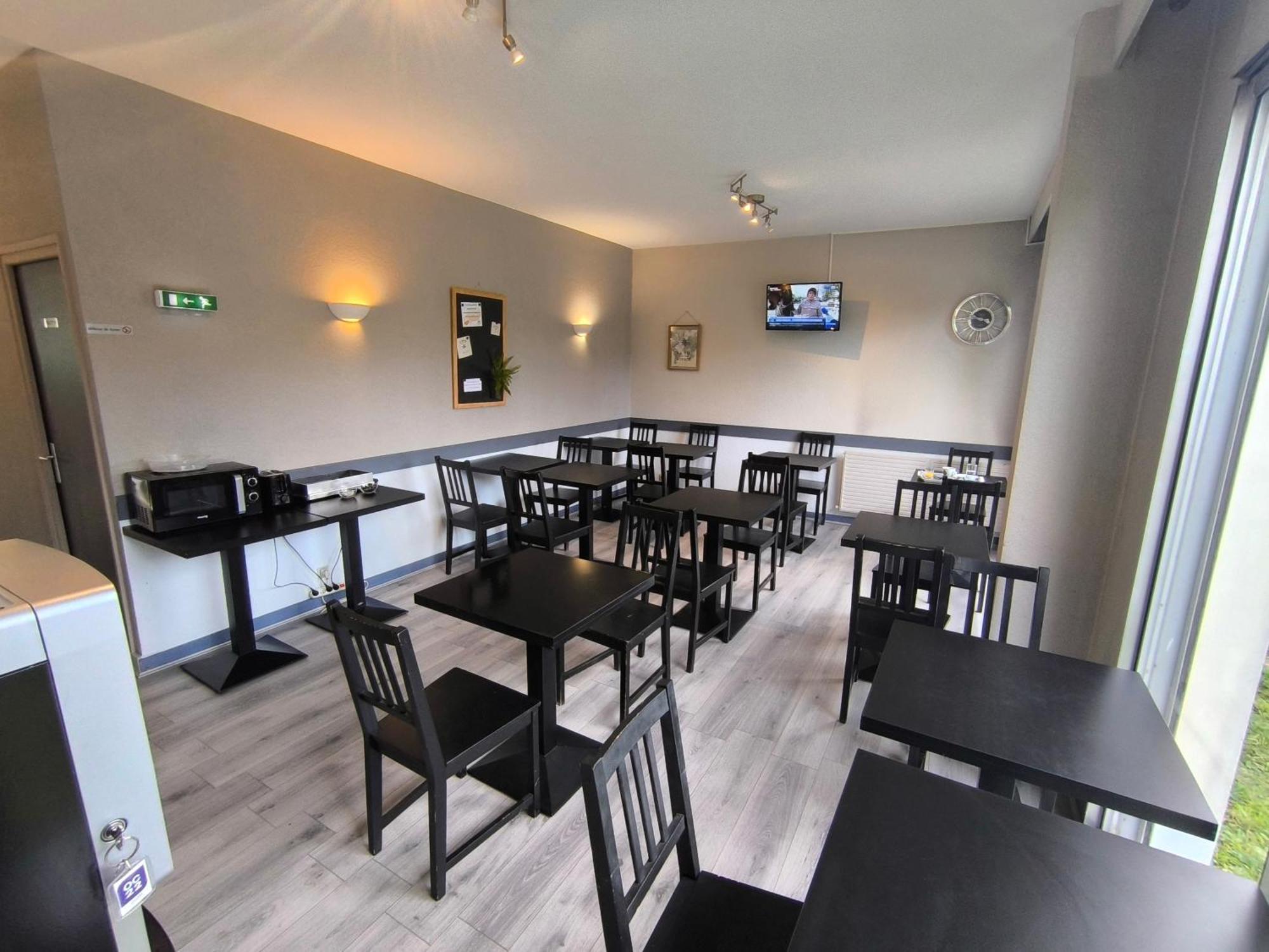 Adonis Lyon Est Hotel Artys Saint-Priest-en-Jarez Екстер'єр фото
