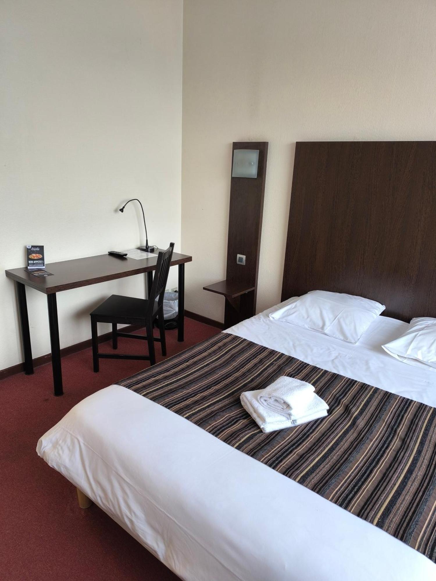 Adonis Lyon Est Hotel Artys Saint-Priest-en-Jarez Екстер'єр фото