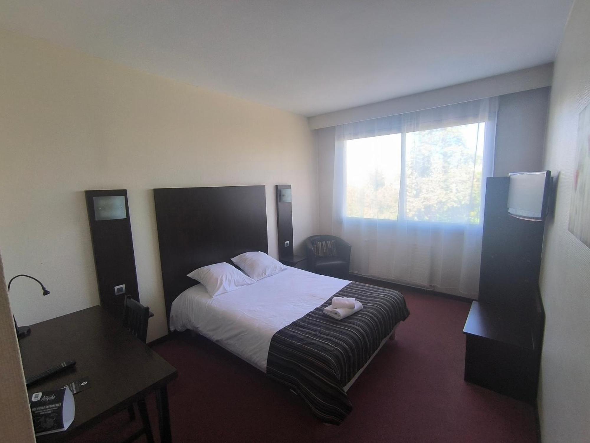 Adonis Lyon Est Hotel Artys Saint-Priest-en-Jarez Екстер'єр фото