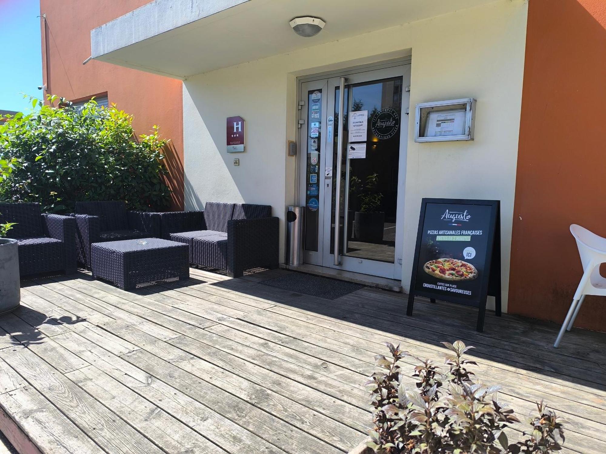 Adonis Lyon Est Hotel Artys Saint-Priest-en-Jarez Екстер'єр фото