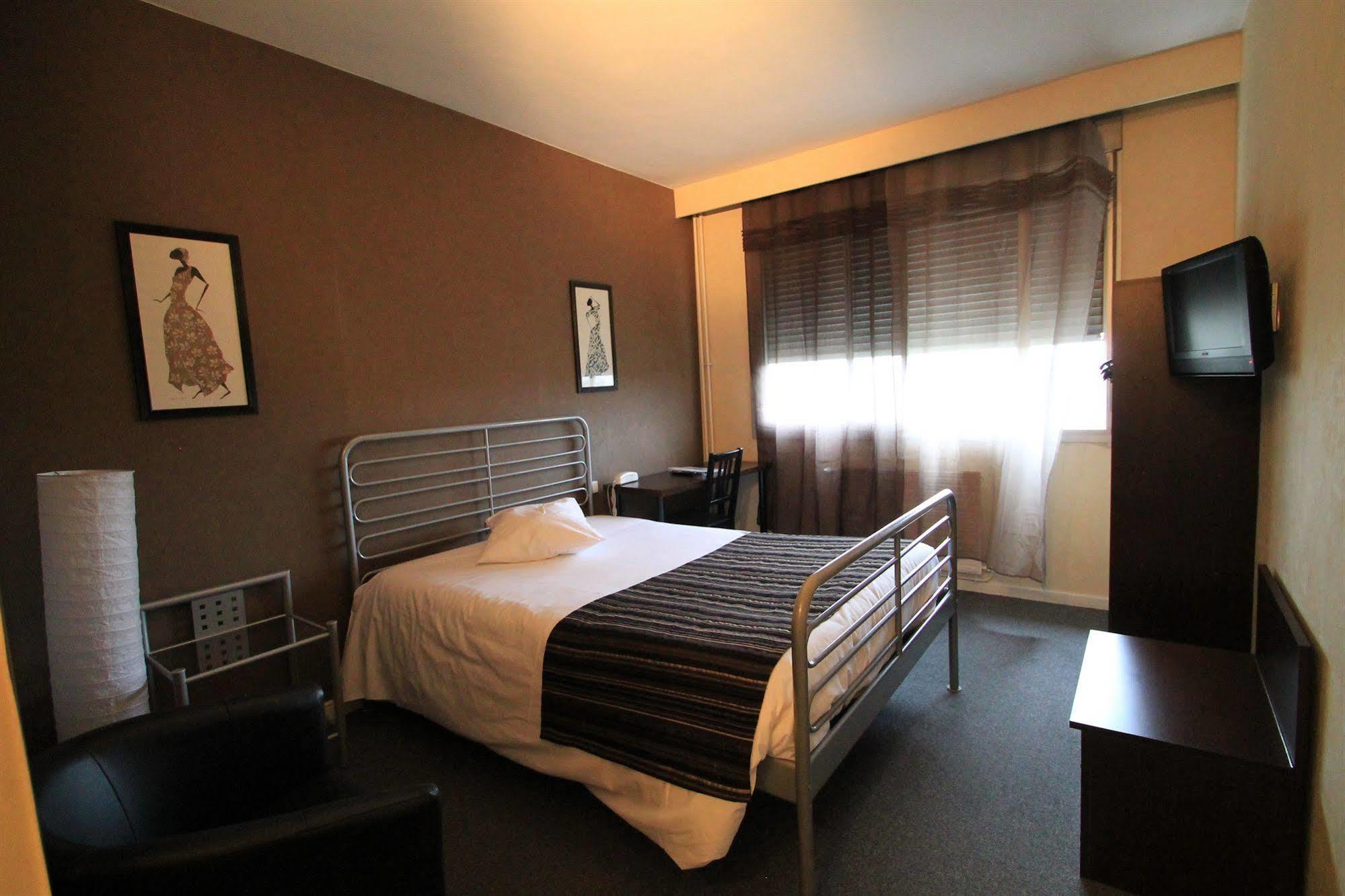 Adonis Lyon Est Hotel Artys Saint-Priest-en-Jarez Екстер'єр фото
