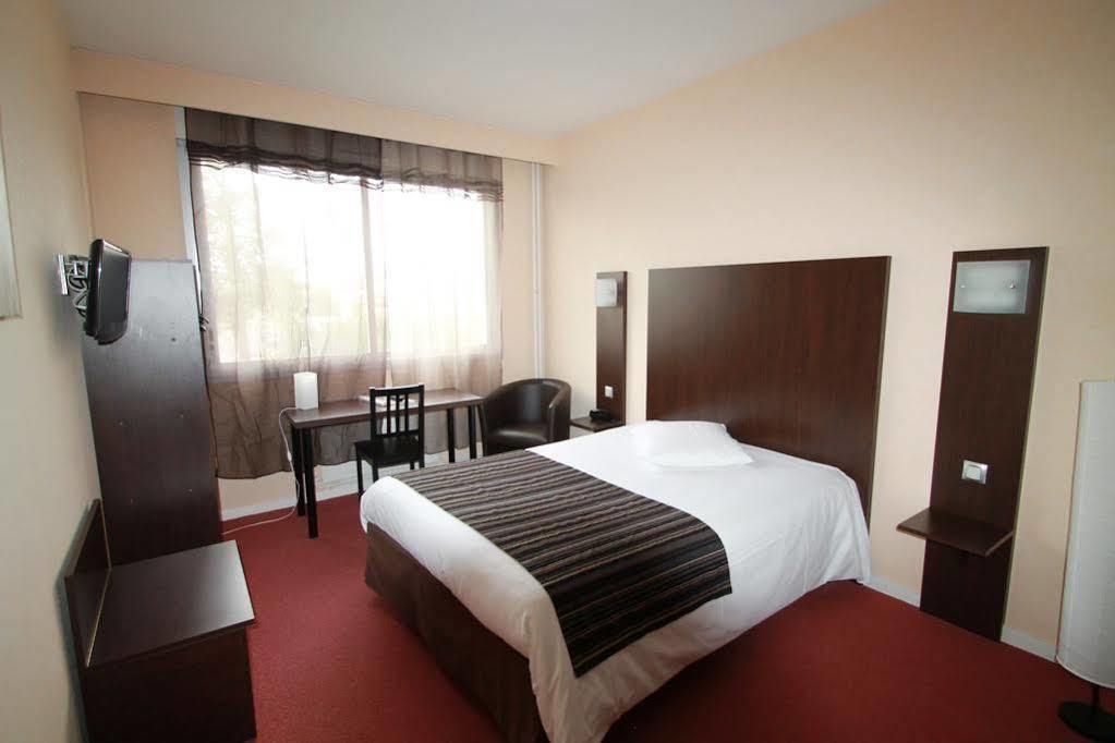 Adonis Lyon Est Hotel Artys Saint-Priest-en-Jarez Екстер'єр фото